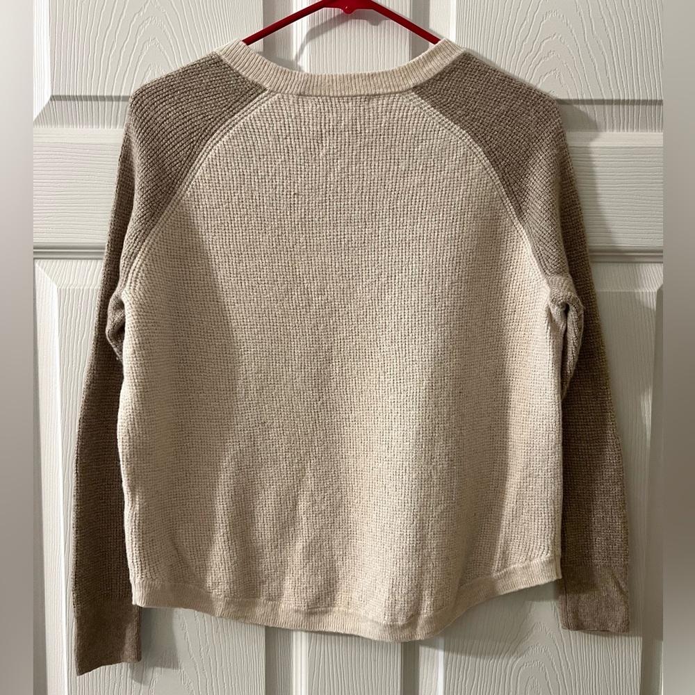 Madewell Two-Tone Raglan Crewneck Sweater - Picture 4 of 5